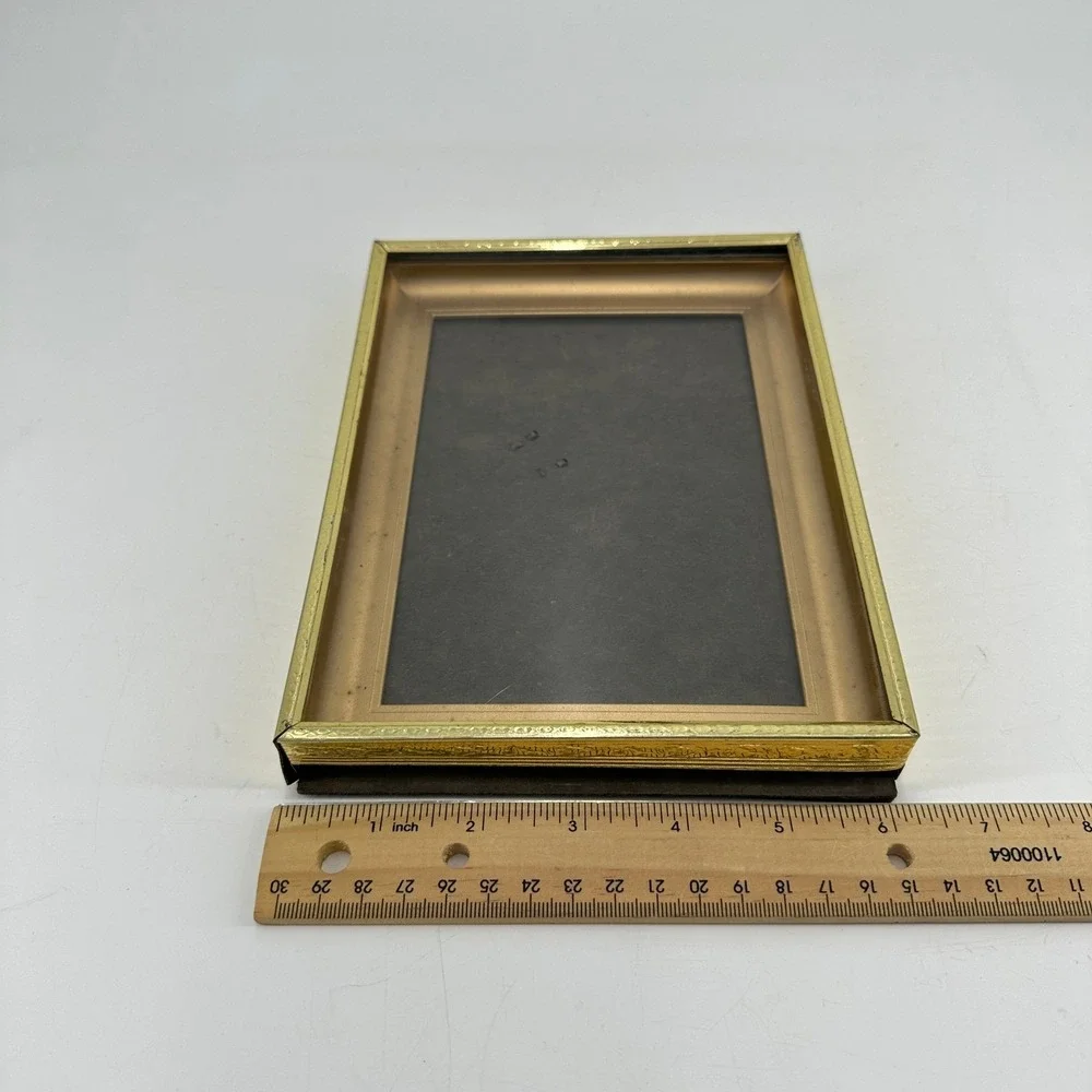 Vintage Style Gold Gilded Embossed Floral 5x7 Picture Frame Tabletop Easel Back